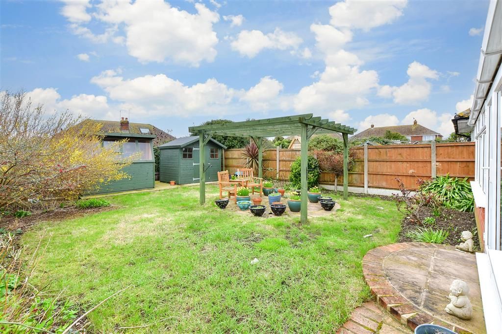 3 bed semidetached bungalow for sale in Collingwood Close, WestgateOn