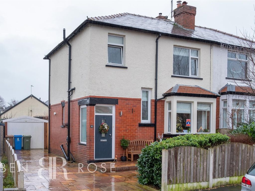 3 bed semidetached house for sale in Parkside Avenue, Chorley PR7, £