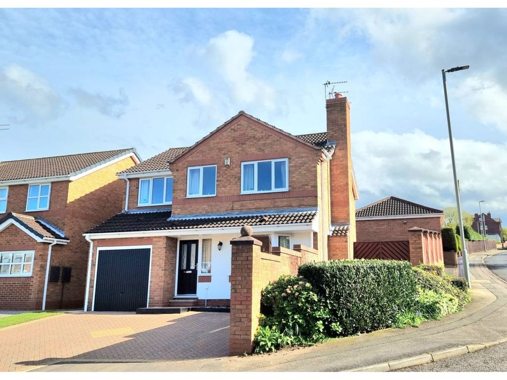 4 bed detached house for sale in Pippins Approach, Normanton WF6, £