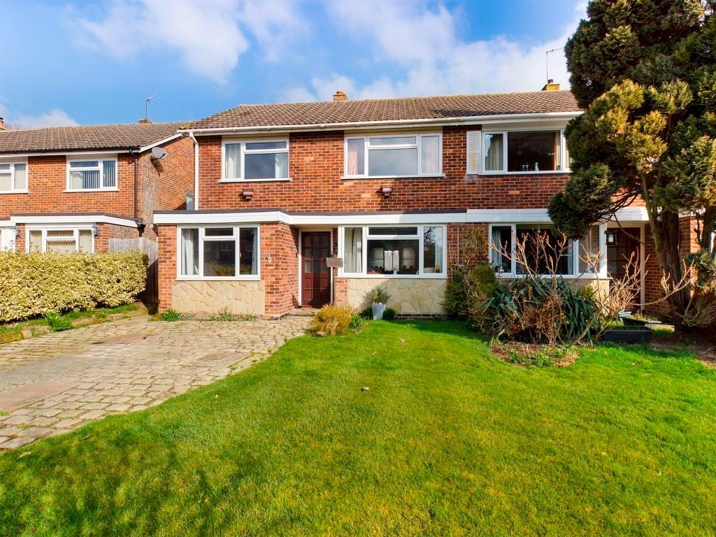4 bed semidetached house for sale in Fellowes Way, Hildenborough