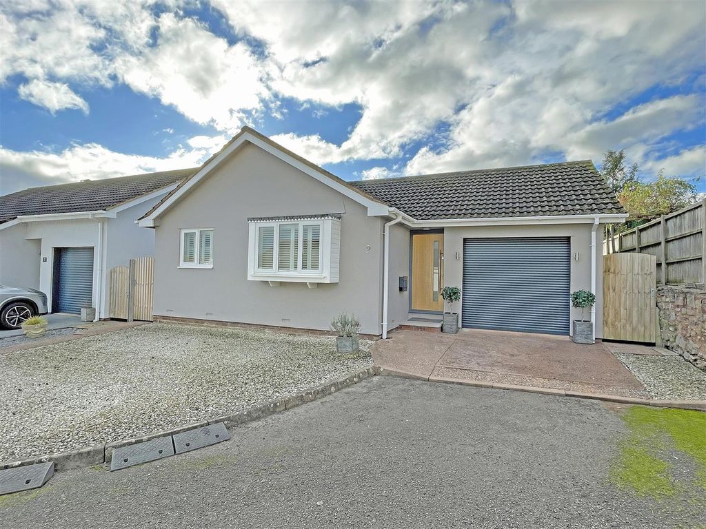 2 bed detached bungalow for sale in Orchard Close, Uffculme, Cullompton