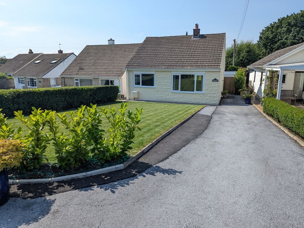 2 bed detached bungalow for sale in Heol Nantyglasdwr, Cwmffrwd
