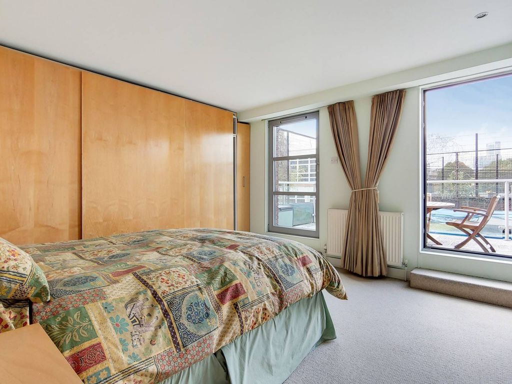 Borough High Street, Borough, London SE1  