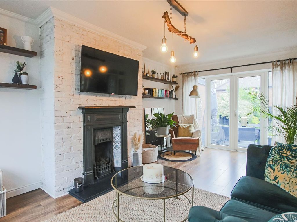 3 bed semidetached house for sale in Dorchester Road, Swinton