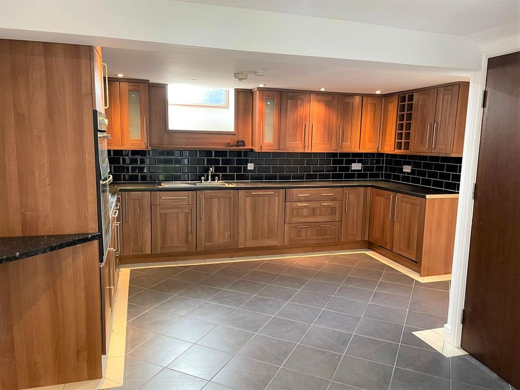 3 bed terraced house to rent in St. Edwards Street, Baneswell NP20, £