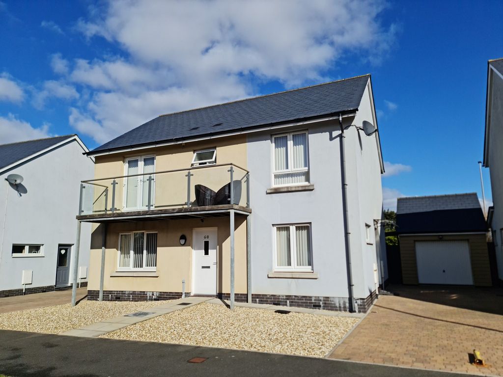 4 bed detached house for sale in Bwlchygwynt, Llanelli, Carmarthenshire