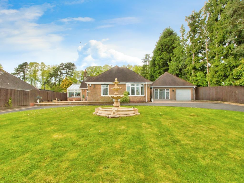 4 bed detached bungalow for sale in Sabrina Road, Wightwick