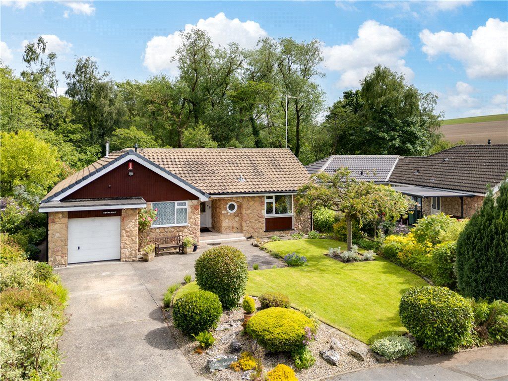 3 bed bungalow for sale in The Dell, Bardsey, Leeds, West Yorkshire
