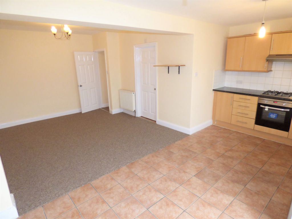 3 bed terraced house to rent in Southern Way, Romford RM7 Zoopla