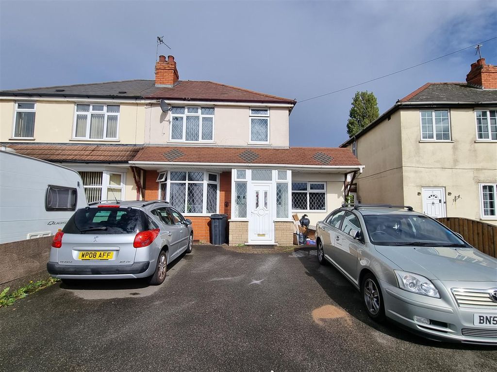 Studio to rent in Bradleys Lane, Wallbrook, Bilston WV14, £440 pcm Zoopla