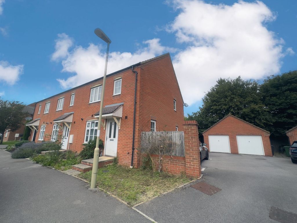 3 bed end terrace house for sale in Kirby Drive, Bramley, Tadley RG26 Zoopla