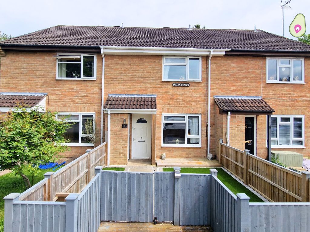 2 bed terraced house for sale in Roycroft Lane, Finchampstead