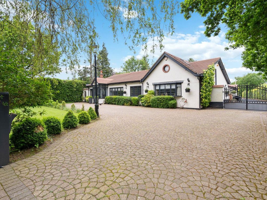 3 bed detached bungalow for sale in 448 Norton Lane, Earlswood