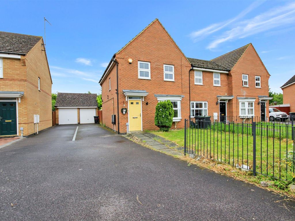 3 bed semidetached house for sale in Sunningdale Drive, Rushden NN10