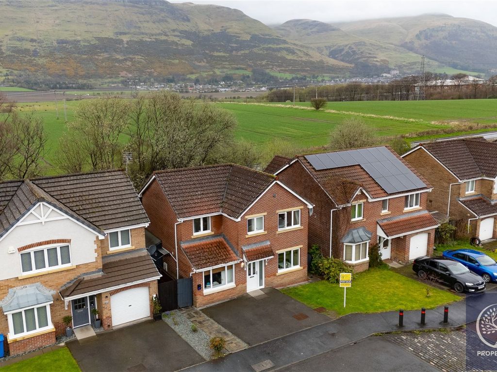 5 bed detached house for sale in Rose Street, Tullibody, Alloa FK10, £