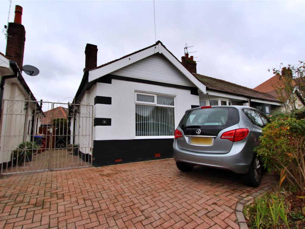 2 bed semidetached bungalow for sale in Baines Avenue, Blackpool FY3