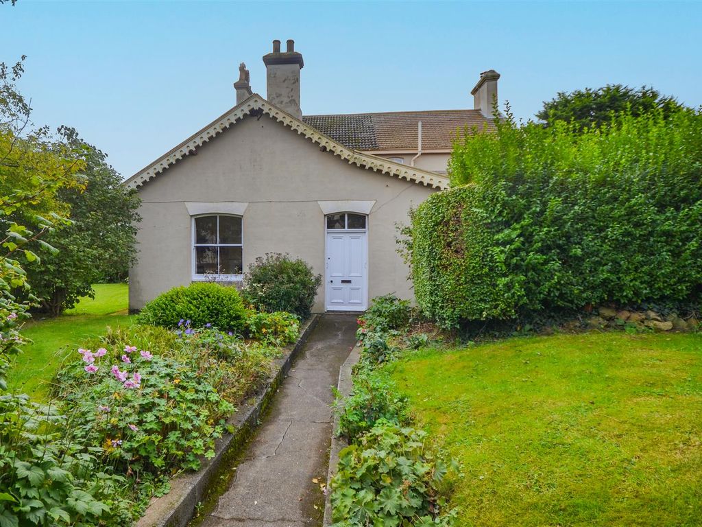 3 bed bungalow for sale in Manless Terrace, SkeltonInCleveland, SaltburnByTheSea TS12, £