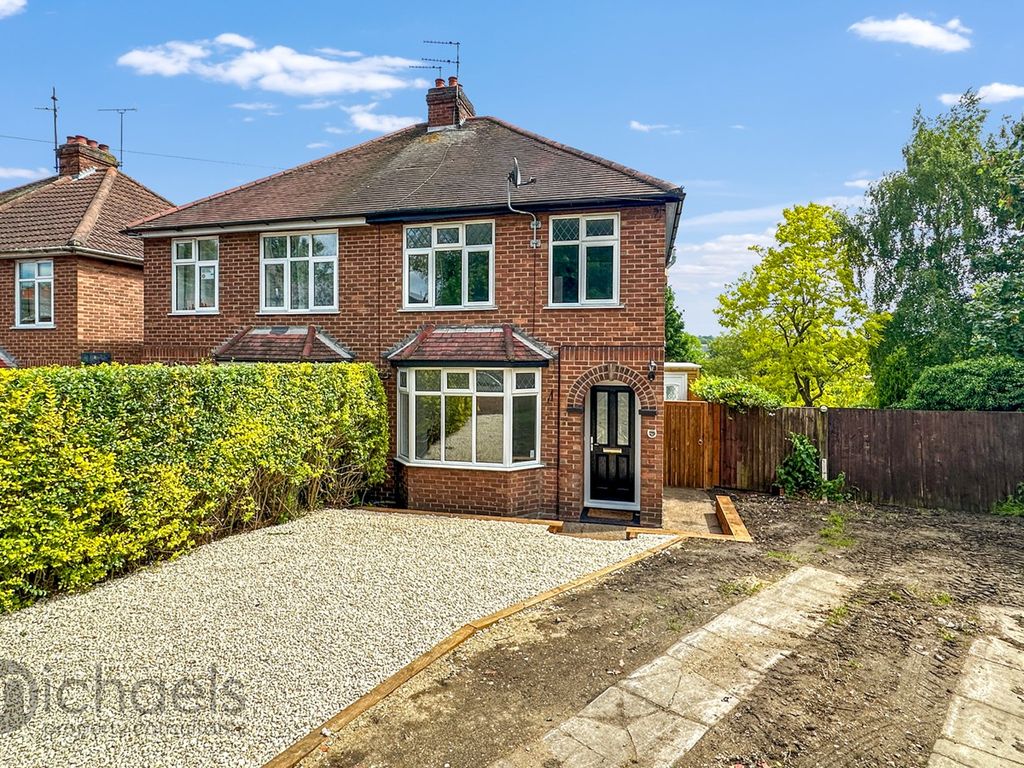 3 bed semidetached house for sale in Brook Street, Colchester