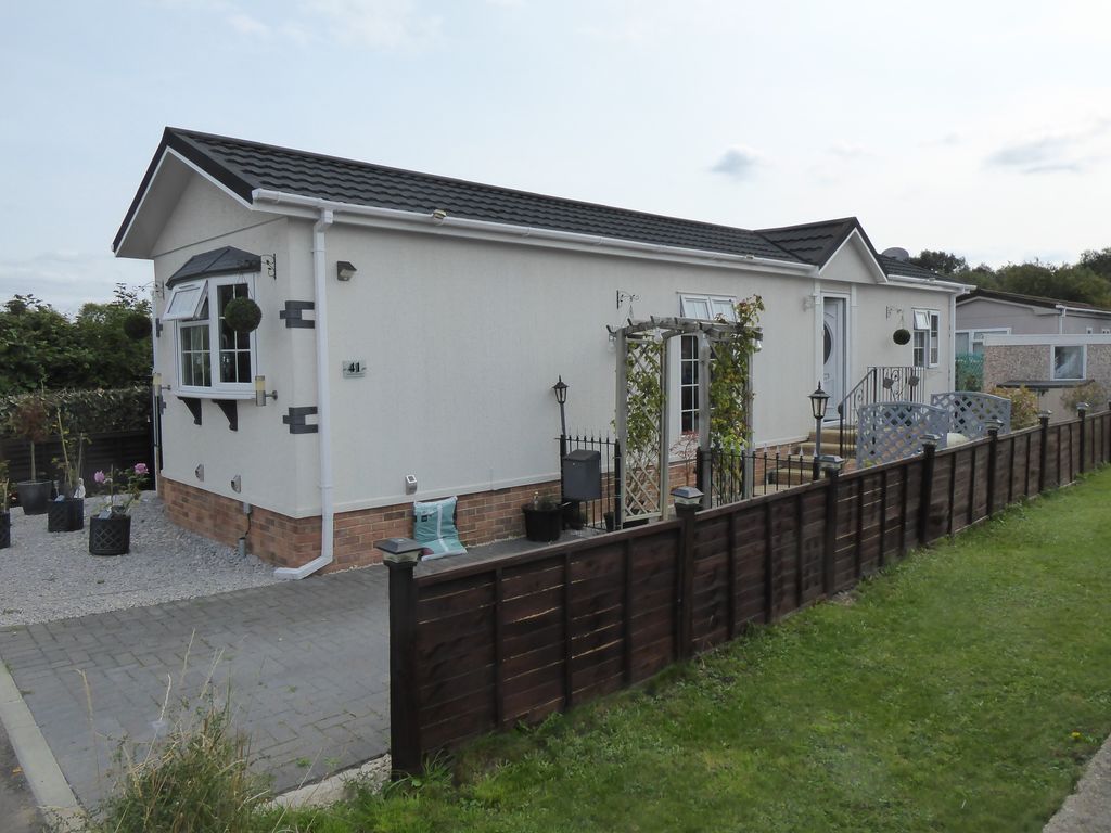 Penton Park, Mixnams Lane, Chertsey, Surrey KT16