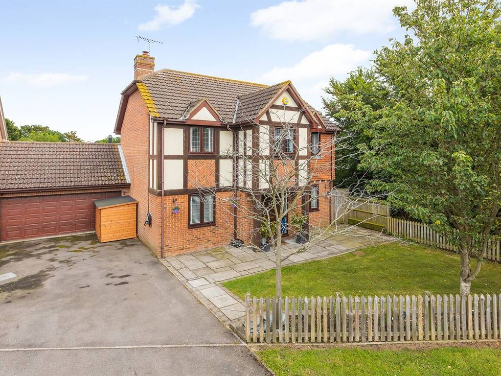 5 bed detached house for sale in Ladyfields, Herne Bay CT6, £595,000