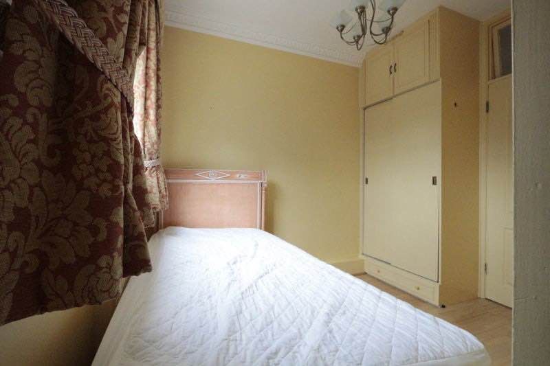 4 bed flat for sale in Wimbledon Park Road, London SW19, £490,000 Zoopla