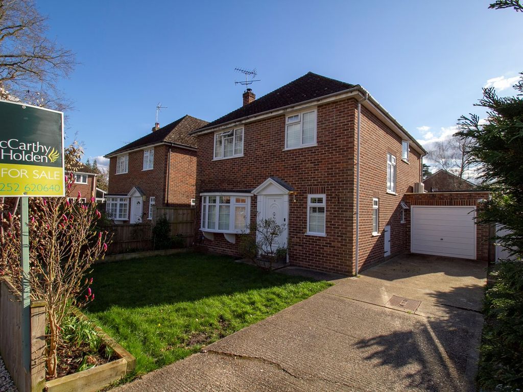 4 bed detached house for sale in Williams Way, Fleet GU51 Zoopla