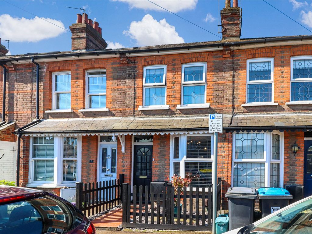 2 bed terraced house for sale in Henry Street, Hemel Hempstead HP3, £