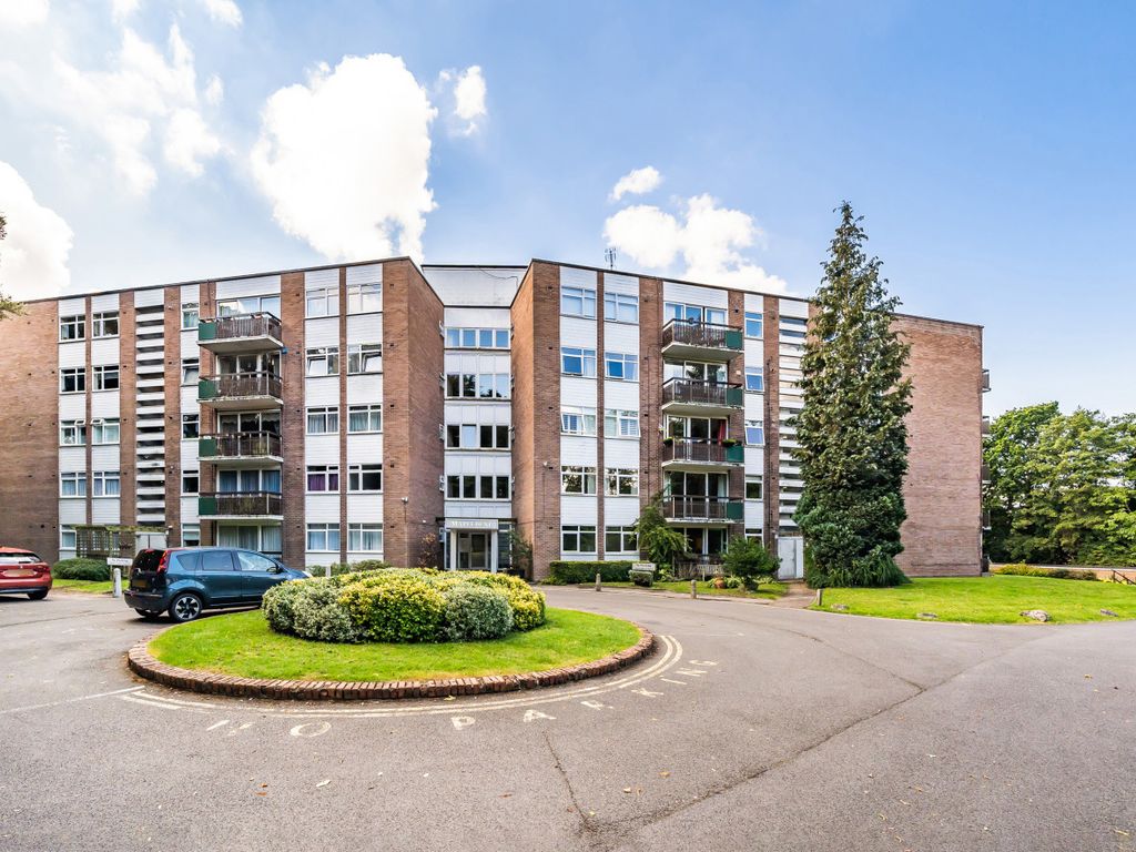 2 bed flat for sale in Kemnal Road, Chislehurst, Kent BR7, £350,000