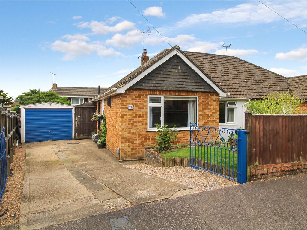 2 bed bungalow for sale in Rock Gardens, Aldershot GU11 Zoopla