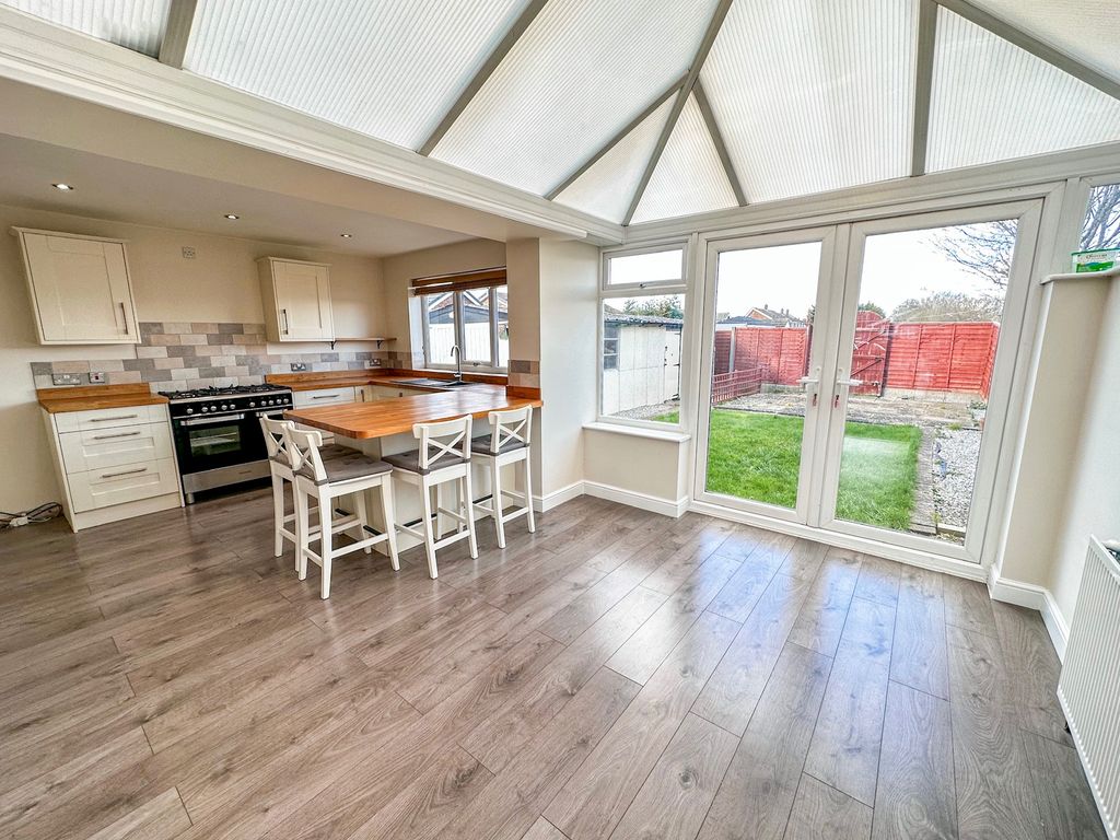 3 bed semidetached house to rent in Fir Tree Avenue, Waddington