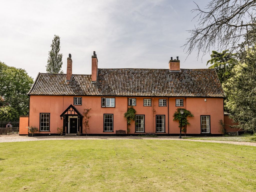 6 bed detached house for sale in Flowerpot Lane, Long Stratton, Norwich NR15, £1,250,000 Zoopla