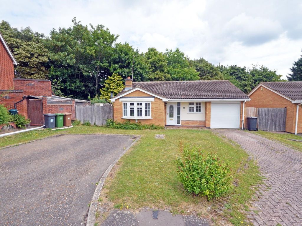 3 bed detached bungalow for sale in Catherine Close, Orton Longueville