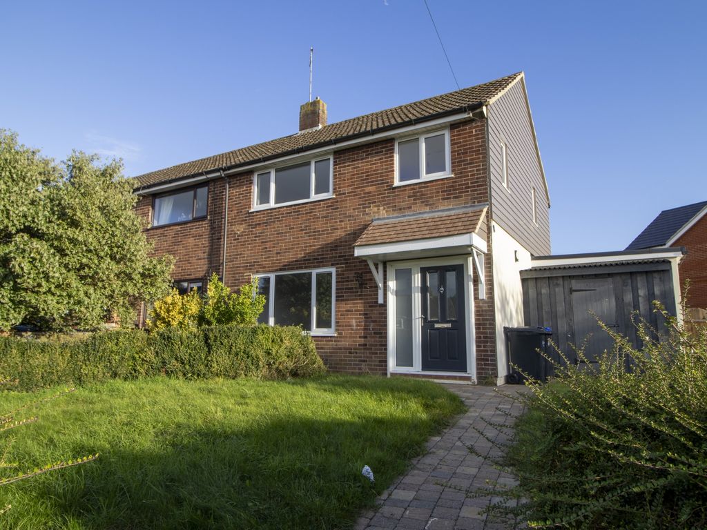 3 bed semidetached house for sale in Marlow Road, Towcester NN12, £