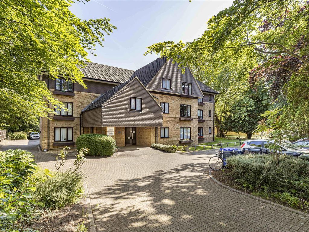 2 bed flat for sale in Cherry Hinton Road, Cambridge CB1, £235,000 Zoopla