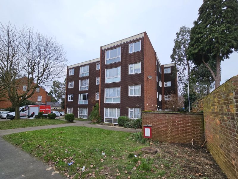 2 bed flat to rent in St. Pauls Court, St. Pauls Road, Tredworth