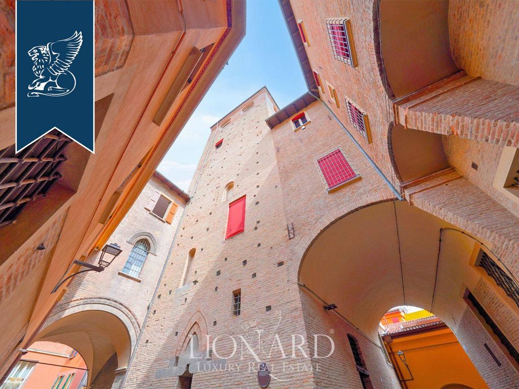 3 bed apartment for sale in Bologna, Bologna, Emilia Romagna, £