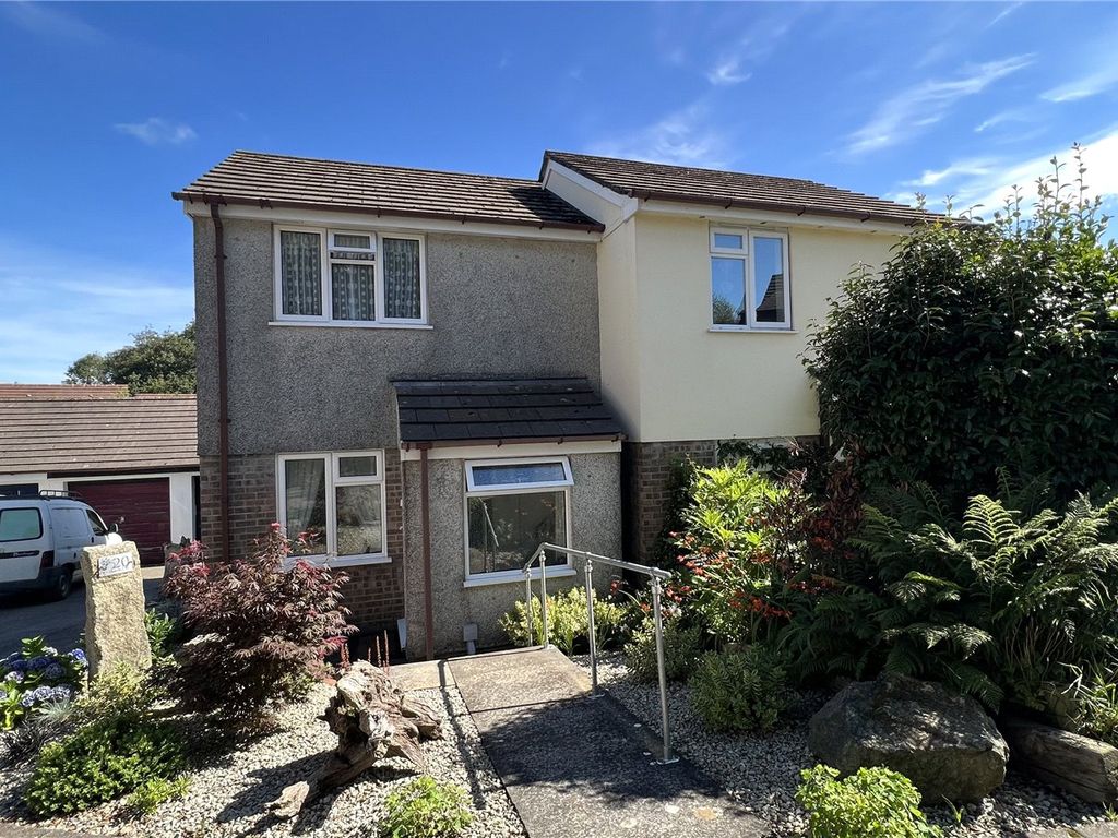 2 bed end terrace house for sale in Baynes Close, St. Cleer, Liskeard