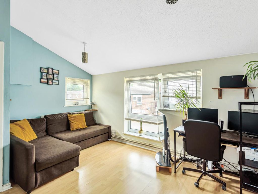 Braybourne Close, Uxbridge UB8  