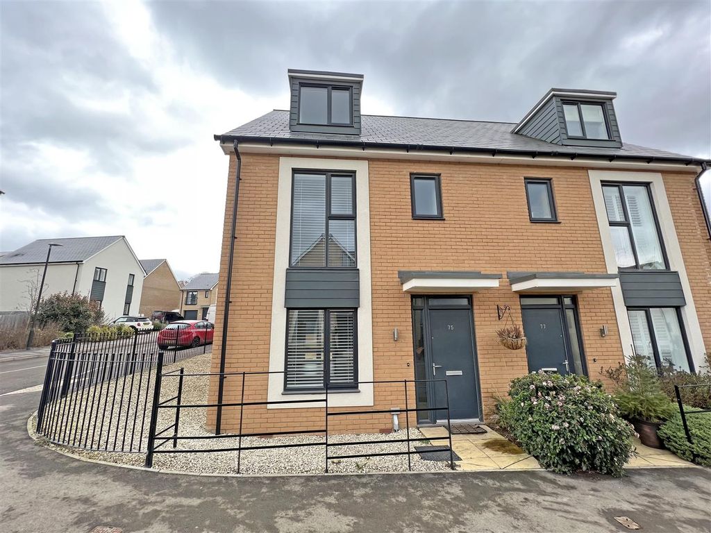 4 bed semidetached house for sale in Lister Road, Dursley GL11 Zoopla