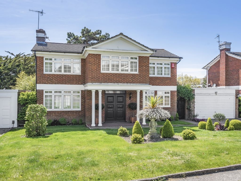 4 bed detached house to rent in Chalfont Drive, Hove BN3 - Zoopla