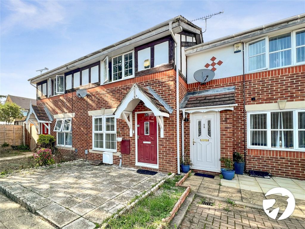 3 bed terraced house to rent in Wallhouse Road, Erith DA8, £1,800 pcm Zoopla