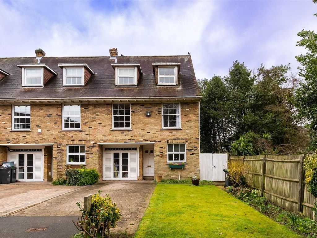 4 bed end terrace house for sale in Wedgewood Close, Epping CM16 Zoopla