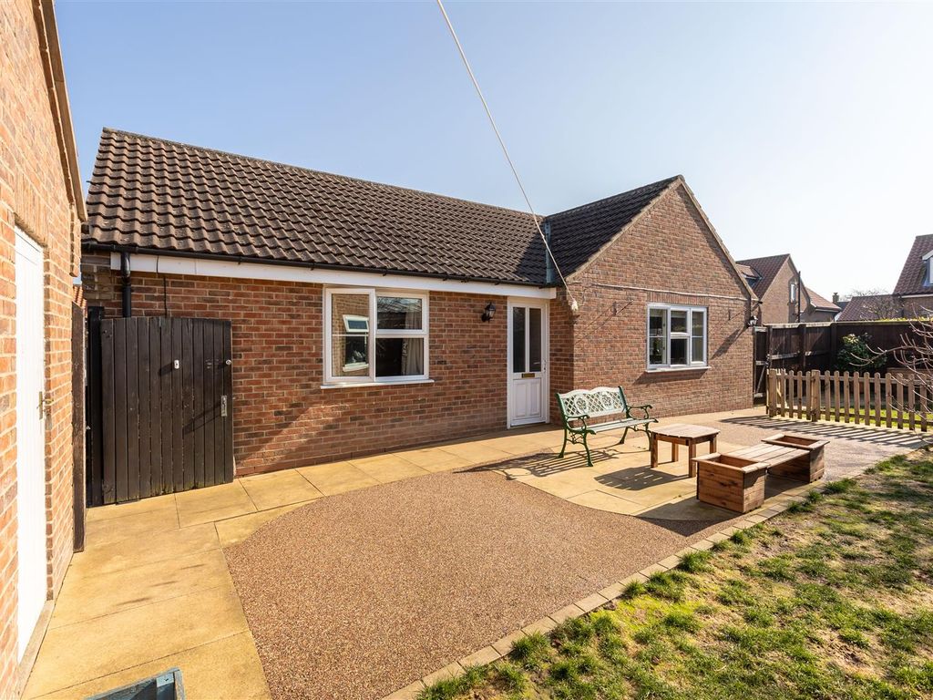 New home, 2 bed detached bungalow for sale in St Andrews Court