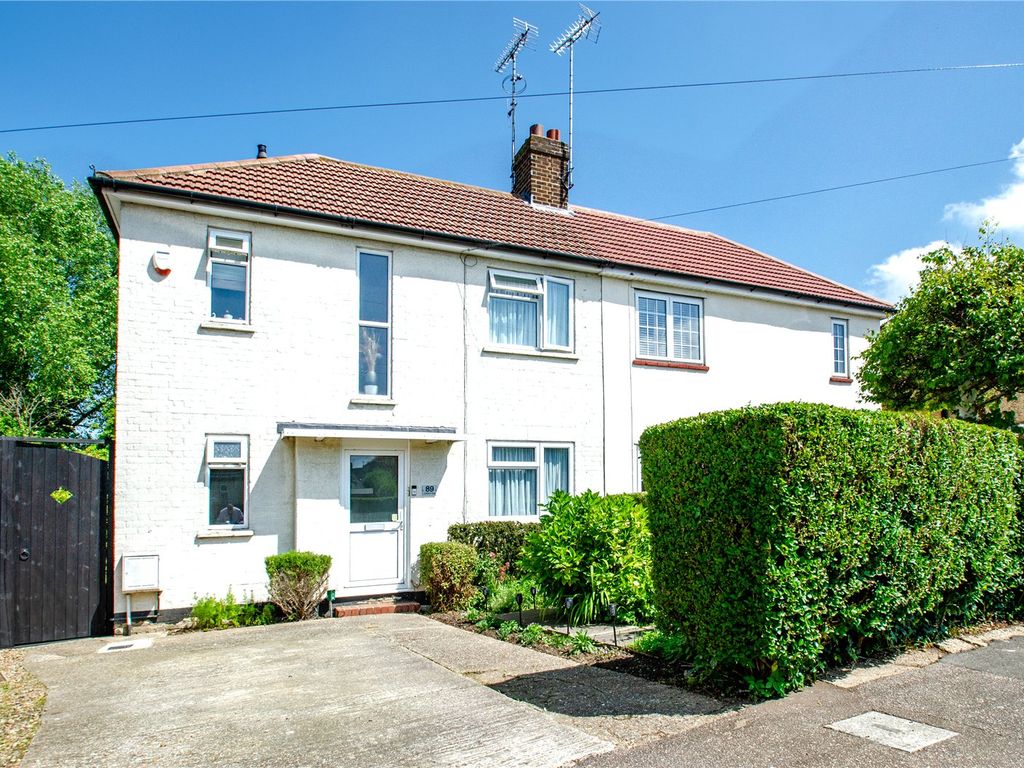 3 bed semidetached house for sale in Common Rise, Hitchin SG4, £