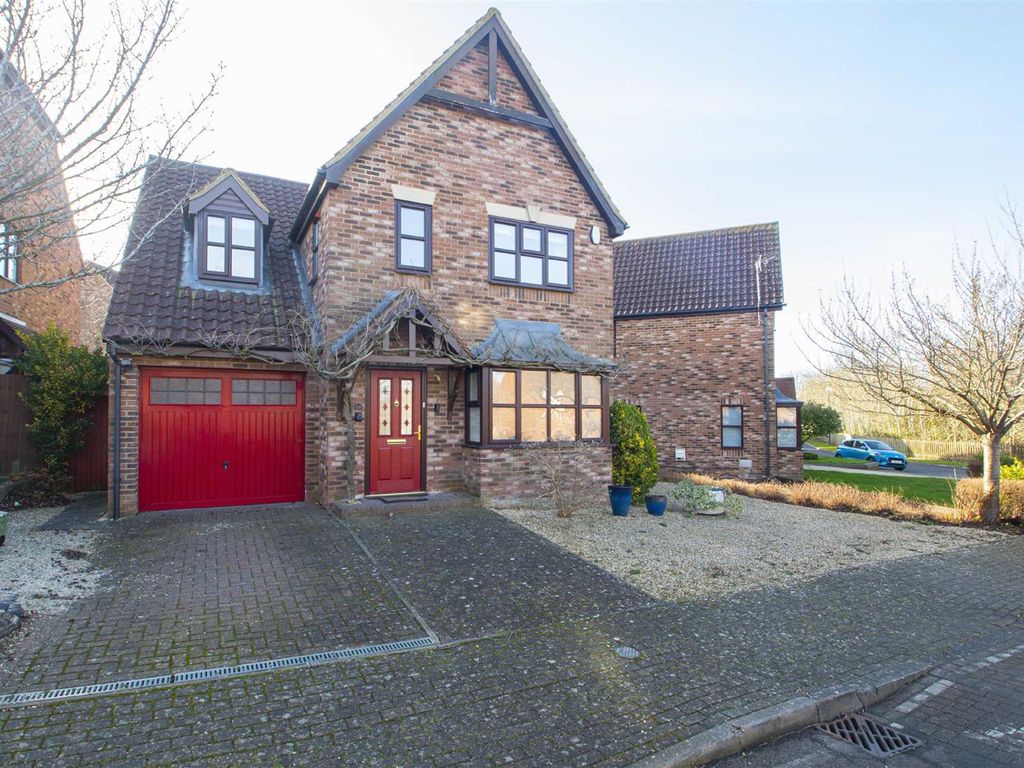 3 bed detached house to rent in Powis Lane, Oxley Park, Milton Keynes