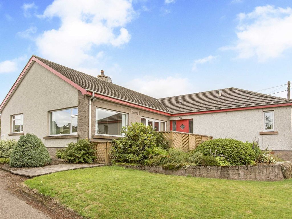 5 bed bungalow for sale in Losset Road, Alyth, Blairgowrie PH11 Zoopla