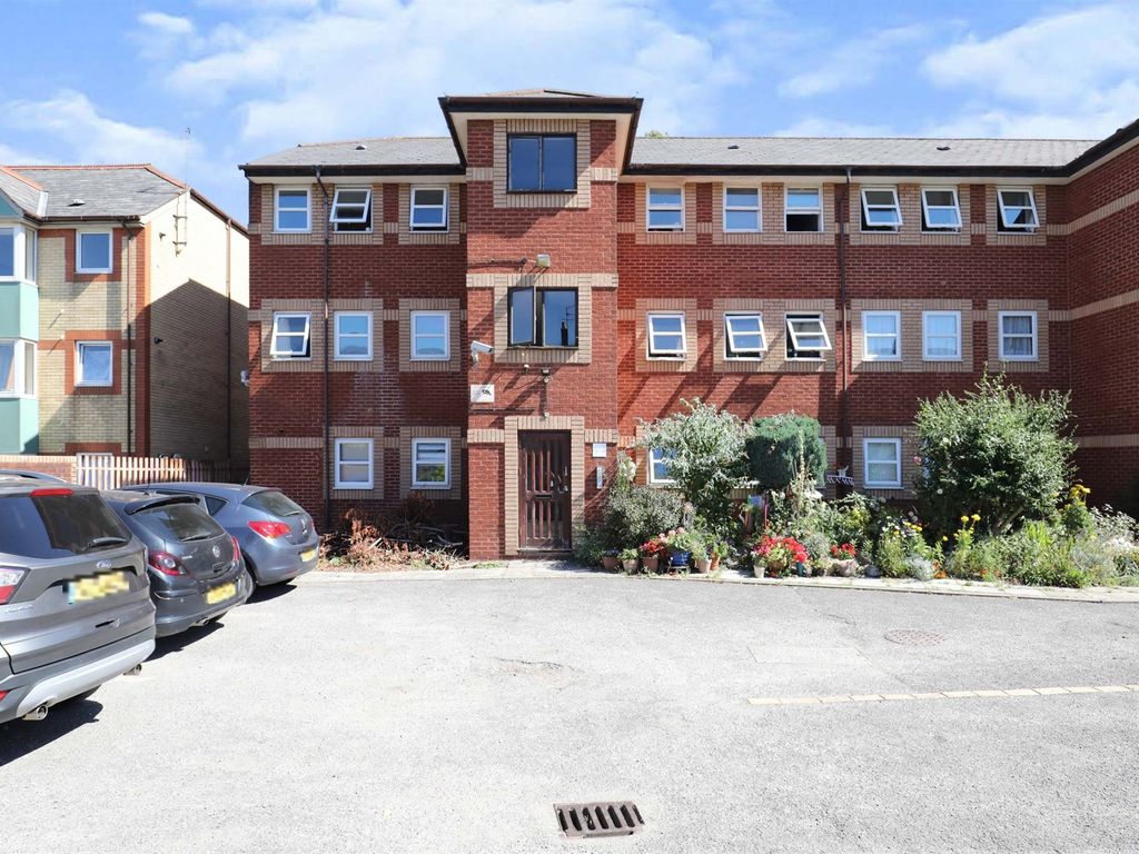 2 bed flat for sale in Windsor Mews, Adamsdown Square, Roath, Cardiff