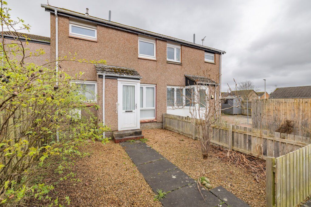 1 bed end terrace house for sale in 2 Colonsay Gardens, Inchture PH14
