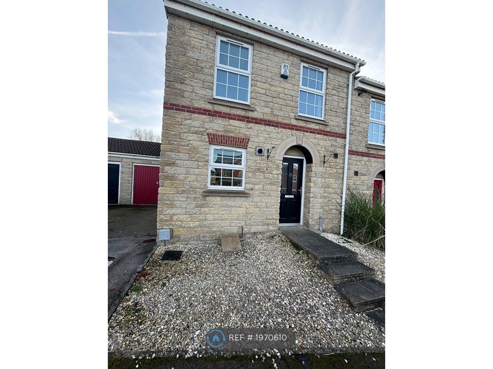 3 bed semidetached house to rent in Barnsley, Barnsley S72, £800 pcm