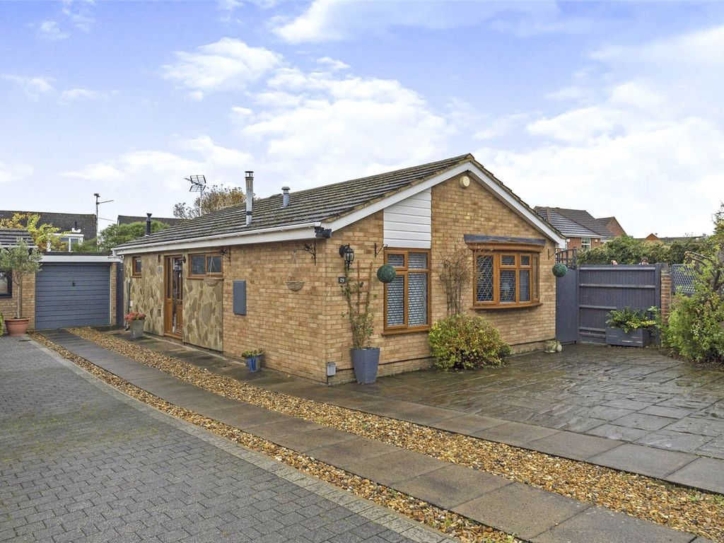 2 bed bungalow for sale in Barleyfield Way, Houghton Regis, Dunstable